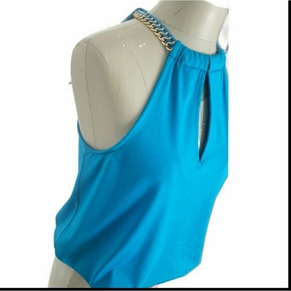 GUESS- A turquoise blue halter top with a keyhole neckline and gold chain straps - Picture 7 of 8